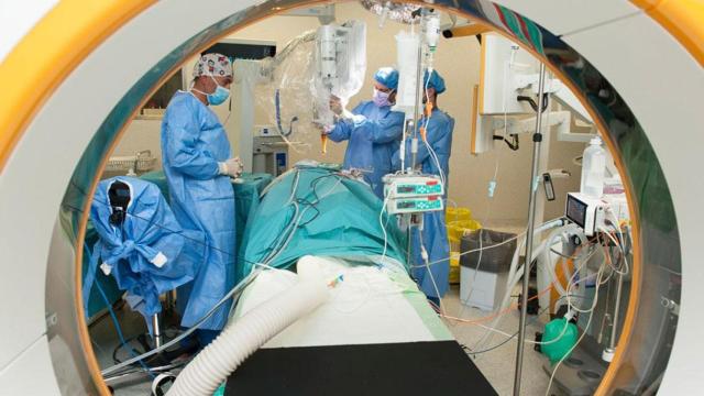 Imagen de un quirófano del Hospital Universitario de Bellvitge (HUB), en L'Hospitalet de Llobregat / EP