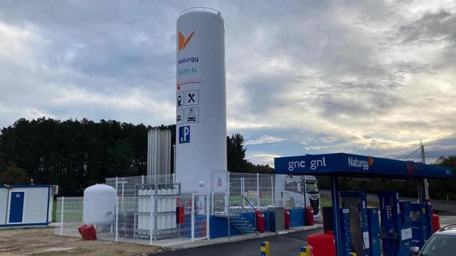 Una gasinera pública de gas natural licuado / EP