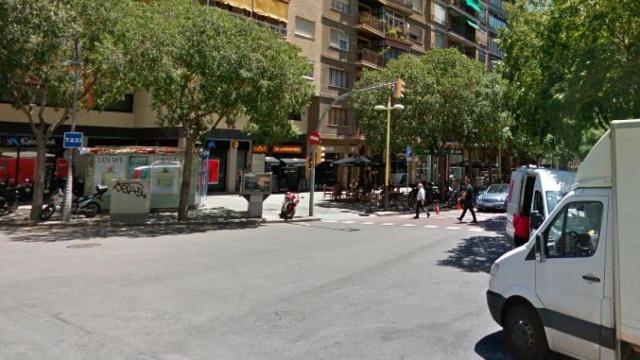 Travessera de Gràcia con Tuset, el lugar donde un autobús de Barcelona ha atropellado a un peatón