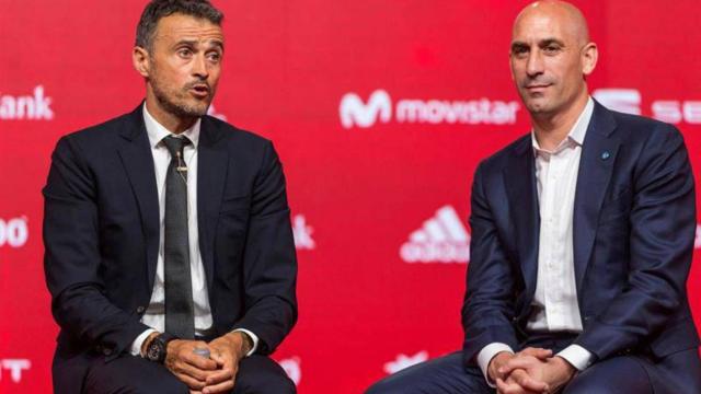 Luis Enrique, junto a Luis Rubiales en su presentación como seleccionador | EFE