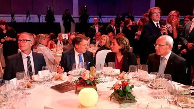 El ministro de Cultura, José Guirao; el presidente del Grupo Planeta, José Creuheras; la alcadesa de Barcelona, Ada Colau, y el expresidente de la Generalitat José Montilla / EUROPA PRESS