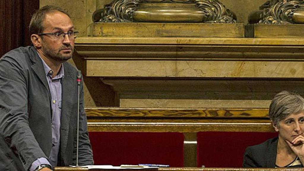 Los coordinadores generales de ICV, Joan Herrera y Dolors Camats