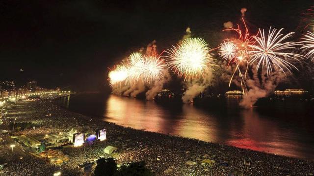 Nochevieja en la playa de Copacabana / BOOKING