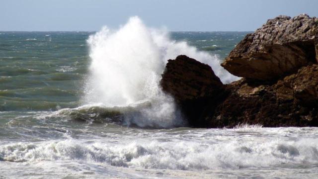Olas en la costa catalana.