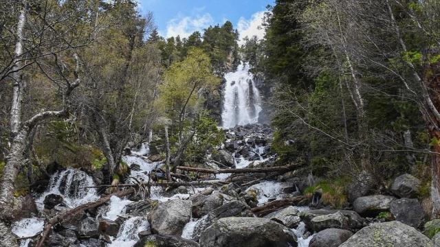 Valle de Arán, uno de los mejores lugares para una luna de miel en Cataluña / Hjrivas EN PIXABAY