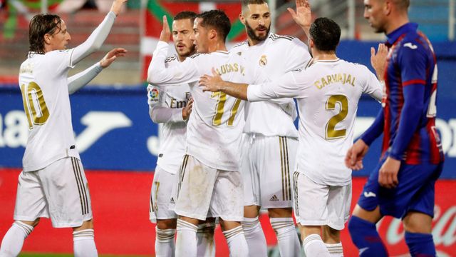 El Real Madrid celebrando el primer gol blanco en Eibar / EFE