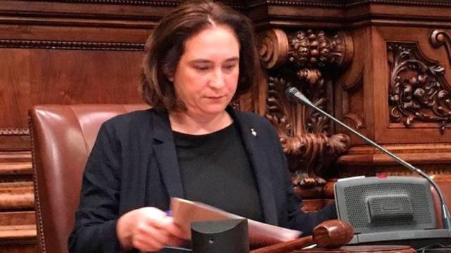 Ada Colau, alcaldesa de Barcelona, en el pleno extraordinario de octubre / CG