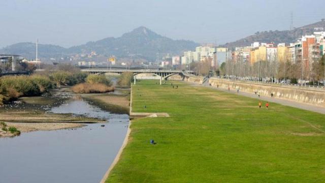 Cauce del río Besòs, donde el menor se habría deshecho de su bebé / AJ.BCN