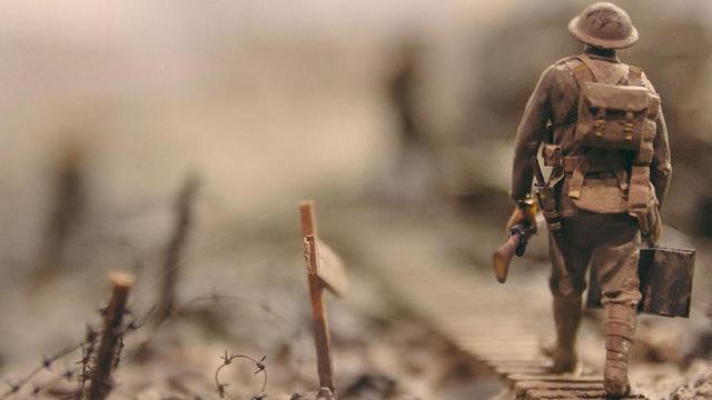 Recreación de escenas bélicas como las de las películas / STIJN SWINNEN - UNSPLASH