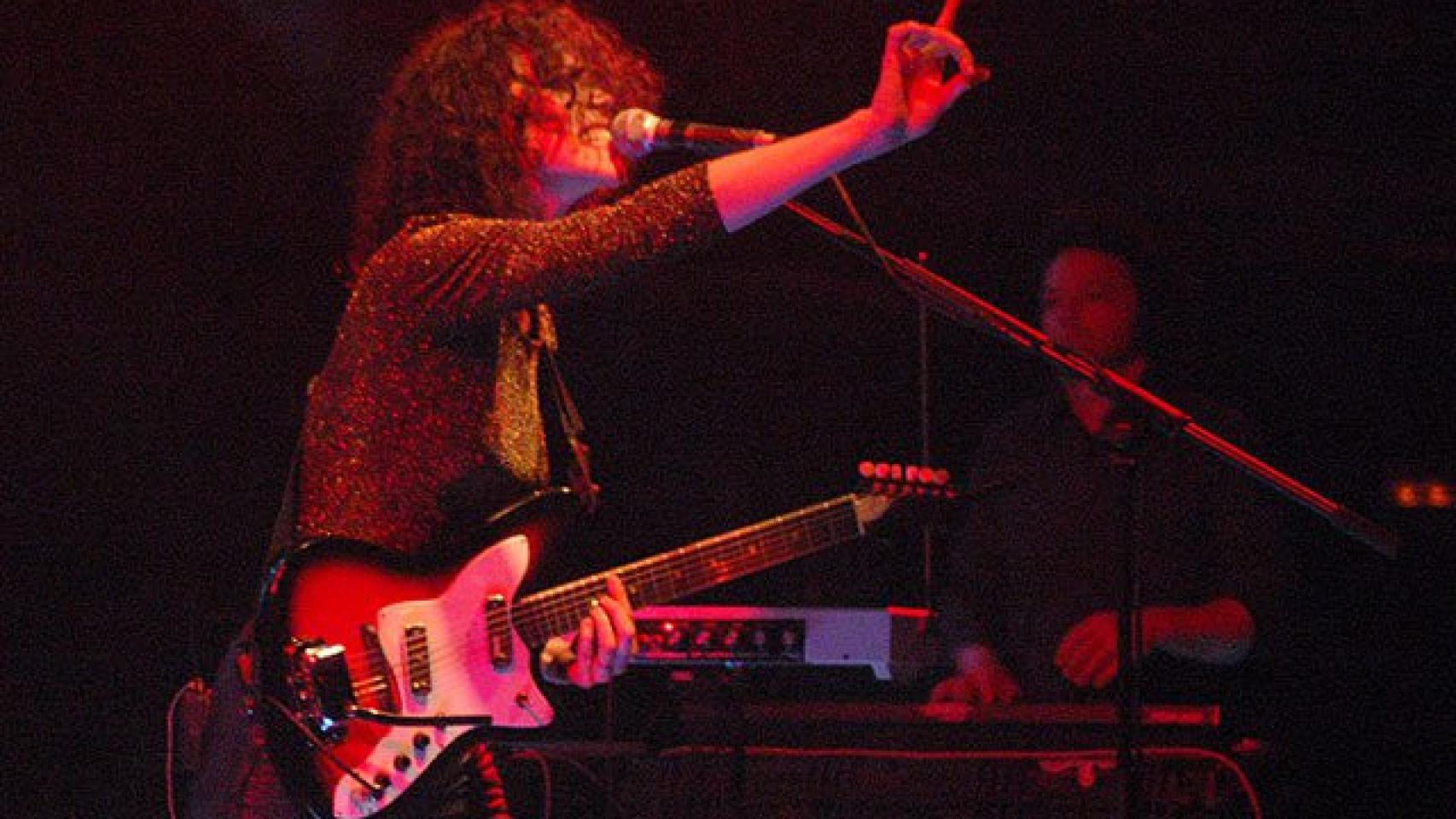 Annie Clark, del grupo St. Vincent, durante su actuación del 20 de junio de 2012 en la sala Apolo