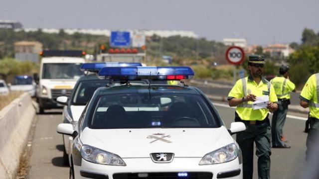 Control de drogas y alcoholemia de la Guardia Civil en Zaragoza / CD
