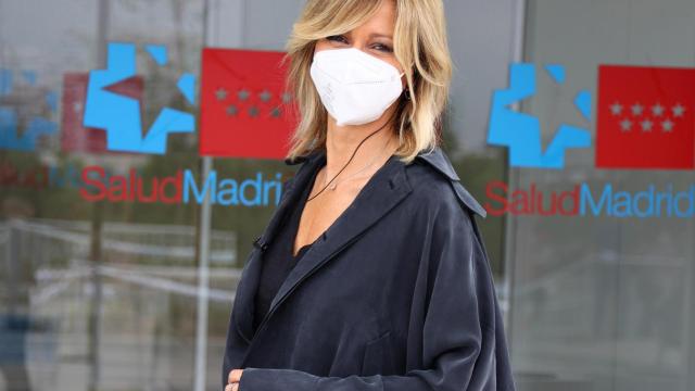 Susanna Griso recibe la primera dosis de la vacuna en el hospital Isabel Zendal / EP