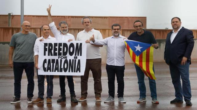 Junqueras, Forn, Rull, Turull, Romeva, Sànchez y Cuixart salen de Lledoners tras ser indultados por el Gobierno socialista de Pedro Sánchez de sus delitos de sedición y/o malversación por el 'procés' / EP