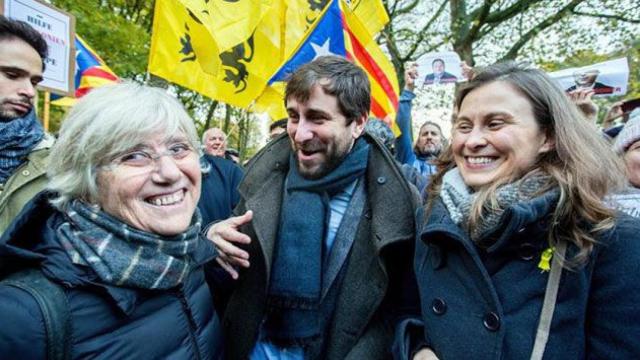 Comín, Ponsatí y Serret se manifiestan con la ANC en Bruselas