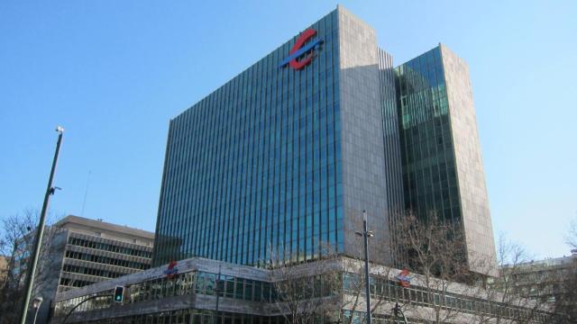 Sede central de Ibercaja Banco, una de las empresas cuyos planes han sido trastocados por la guerra / EP