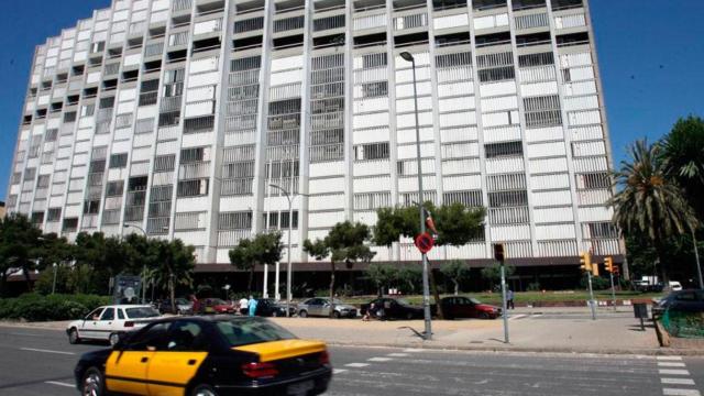 Imagen del Edificio Este de Barcelona, uno de los inmuebles afectados por la prohibición hotelera / CG