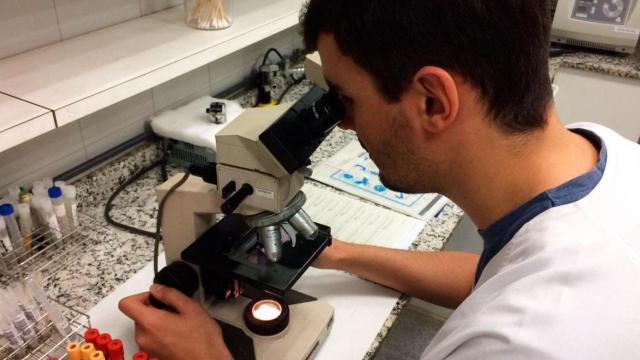 El laboratorio del Centro de Salud Internacional y Enfermedades Infecciosas Drassanes, adscrito a Vall d'Hebron / HVH