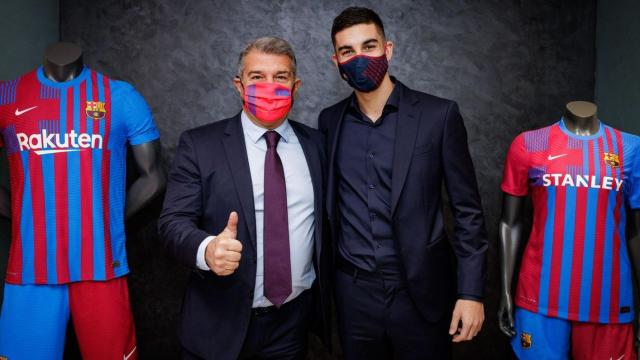 Joan Laporta anuncia el fichaje de Ferran Torres mediante esta imagen / FCB