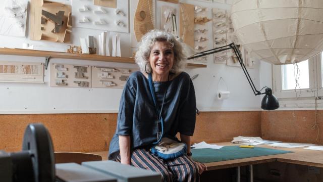 La arquitecta Carme Pinós en su estudio de Barcelona / PABLO MIRANZO