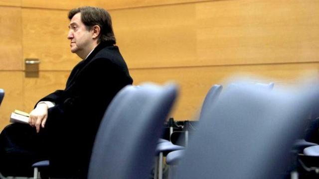 El locutor Federico Jiménez Losantos, sancionado por la Comisión Nacional de la Competencia, en una imagen de archivo / EFE