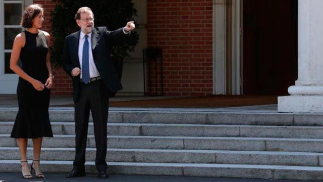 Mariano Rajoy recibe a Garbiñe Muguruza, ganadora del torneo de Wimbledon, en La Moncloa / EFE