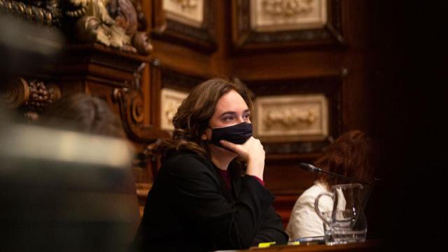 Ada Colau, alcaldesa de Barcelona, durante un pleno municipal / EP
