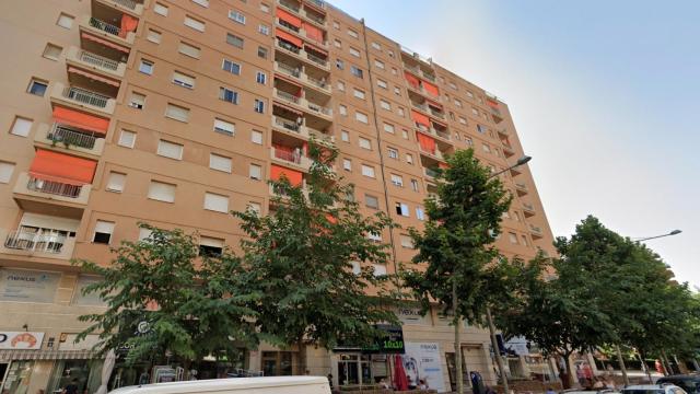 Número 76 del Passeig Ronda en Lleida, donde el incendio de una vivienda dejó en estado crítico a un hombre de 37 años  / GOOGLE STREET VIEW