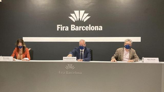 El director de Fira de Barcelona, Constantí Serrallonga, junto al presidente de B-Travel, Martí Serrate, y la directora de B-Travel, Marta Serra / EP