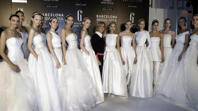 Modelos durante la semana de la moda nupcial en Barcelona, en una foto de archivo