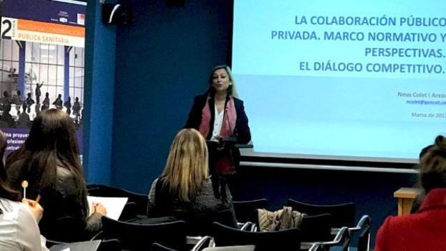 Neus Colet en una sesión de la segunda edición del máster de contratación pública sanitaria de Tesera de Hospitalidad el pasado marzo / CG