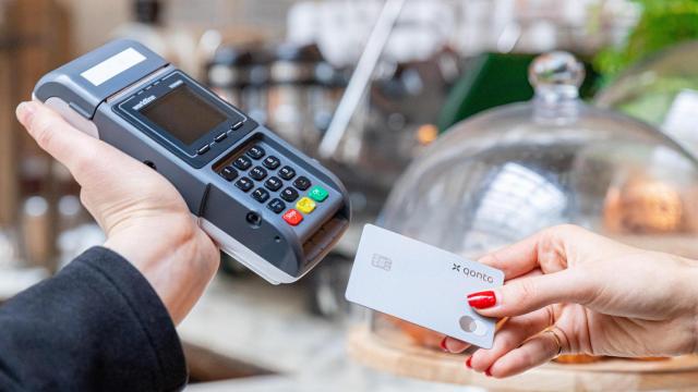 El comercio asume un 14% más de operaciones con tarjetas cada año / EP