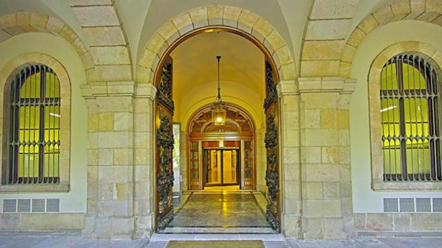 Entrada del Parlament de Cataluña / EFE