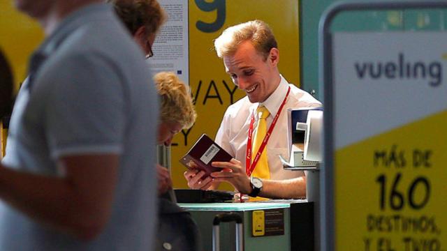 Un mostrador de atención al cliente de Vueling / EFE