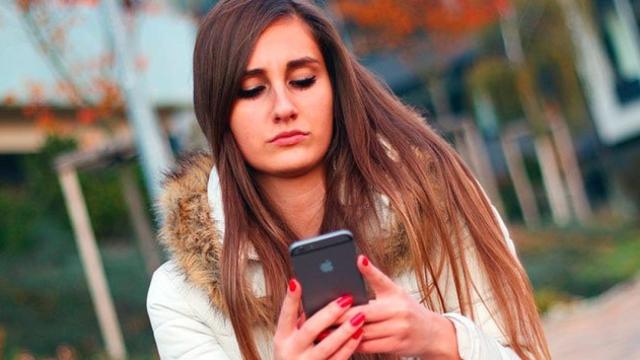 Los jóvenes españoles usan el móvil como principal acceso a internet