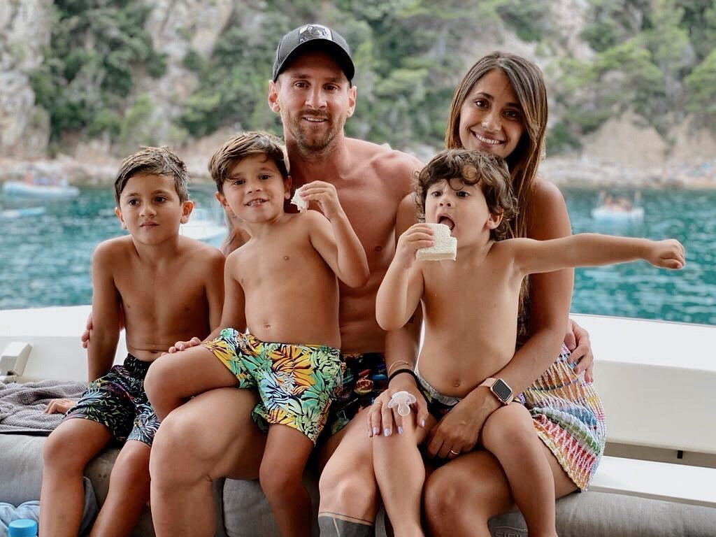 Antonella Roccuzzo con sus hijos