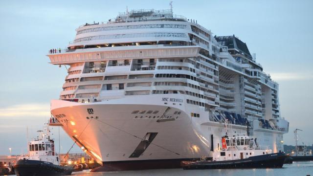 El MSC Meraviglia atracado en la terminal de cruceros del Puerto de Barcelona / CG