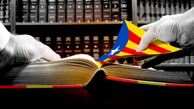 Simulación de un código civil español cuyas páginas son arrancadas por el independentismo catalán / FOTOMONTAJE DE CG