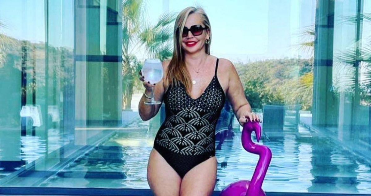 Belén Esteban da la bienvenida al año en bañador