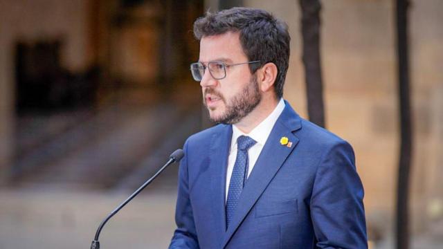 El presidente del Govern, Pere Aragonès, durante una rueda de prensa / PACO J. MUÑOZ