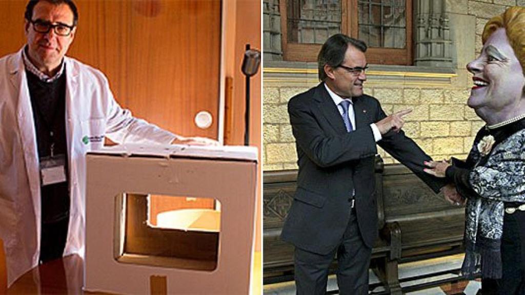 El director del Museo Etnológico de Barcelona, Josep Fornés, muestra una urna del 9N que se expondrá en el centro (a la izquierda). Mas recibe a un cabezudo promocional de la Grossa de Cap d'Any, cuya miniatura también formará parte del museo (derecha)