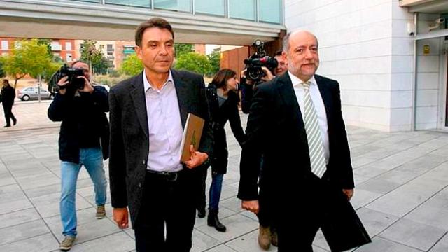 Josep Antoni Rosell acompañado de su abogado / EFE