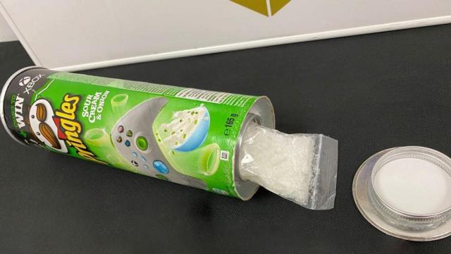 Recipiente de patatas donde llevaba escondida la droga el detenido / GUARDIA URBANA BARCELONA