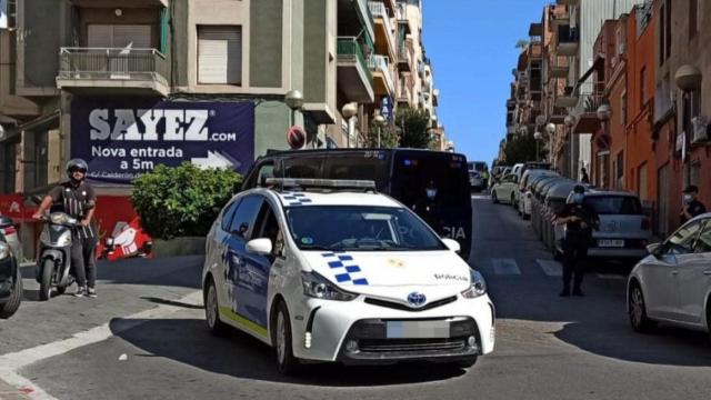Operativo en Badalona para detener a los tres hermanos, presuntos terroristas / XAVIER GARCIA ALBIOL
