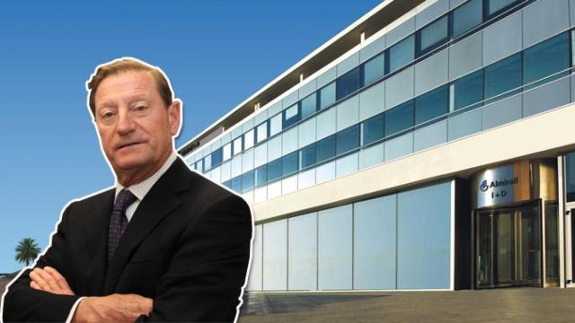 Jorge Gallardo, presidente de laboratorios Almirall y la puerta del centro de I+D de la firma en Sant Feliu del Llobregat (Barcelona) / FOTOMONTAJE DE CG