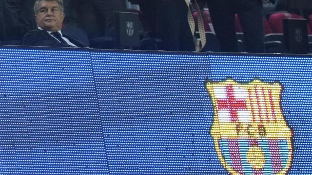 Joan Laporta, decepcionado tras tropezar dos veces con la misma piedra en el Barça-Bayern / EFE