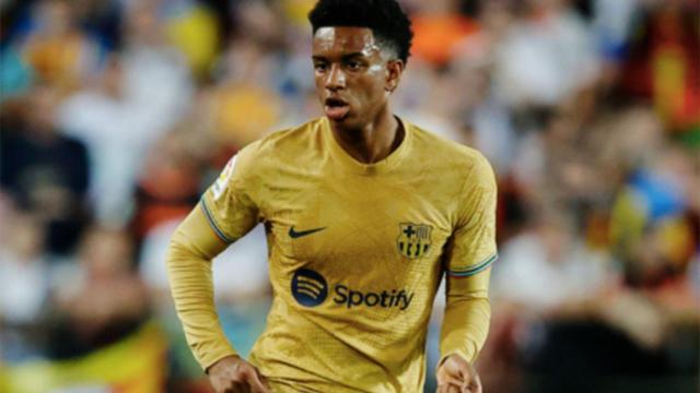 Alejandro Balde, durante el partido contra el Valencia en Mestalla / REDES