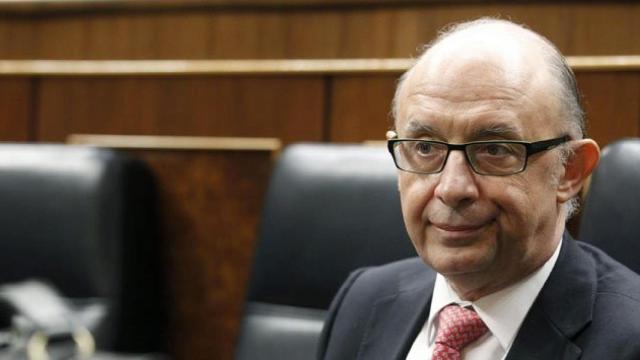 Cristóbal Montoro, ministro de Hacienda, en una imagen de archivo en el Congreso de los Diputados / EFE