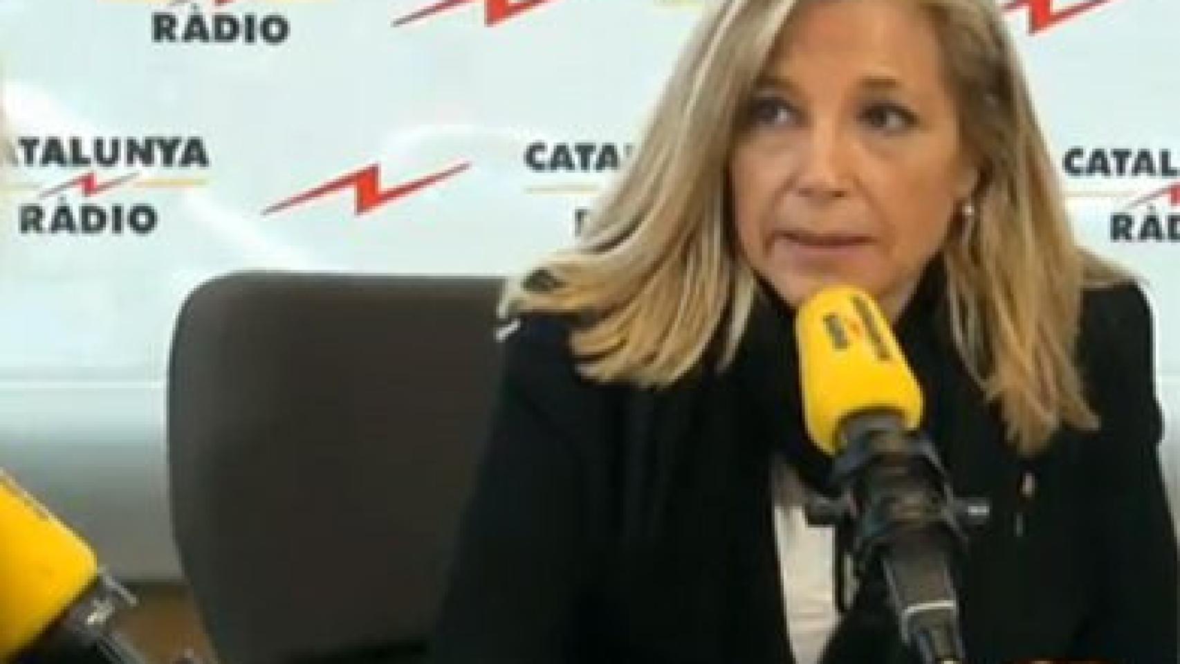 La vicepresidenta autonómica Joana Ortega, en los estudios de Catalunya Ràdio
