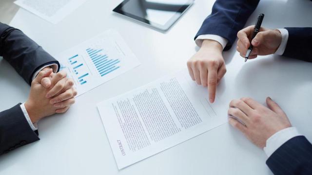 Firma de un contrato