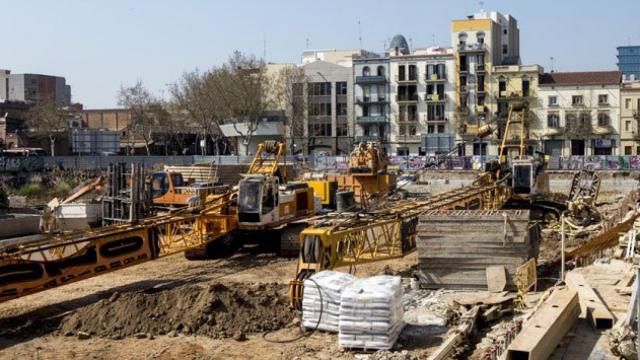 Imagen del sitio de obras de los dos hoteles de Actual BCN Capital Advisors y Paxton en Poblenou / EFE